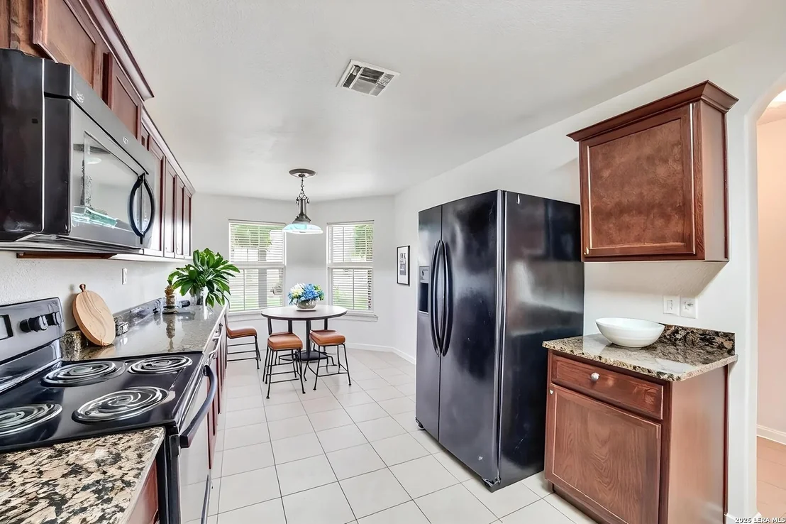 Photo of 6626 Luckey Tree
