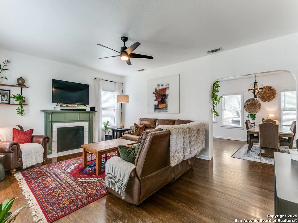 Photo of 223 Thorain