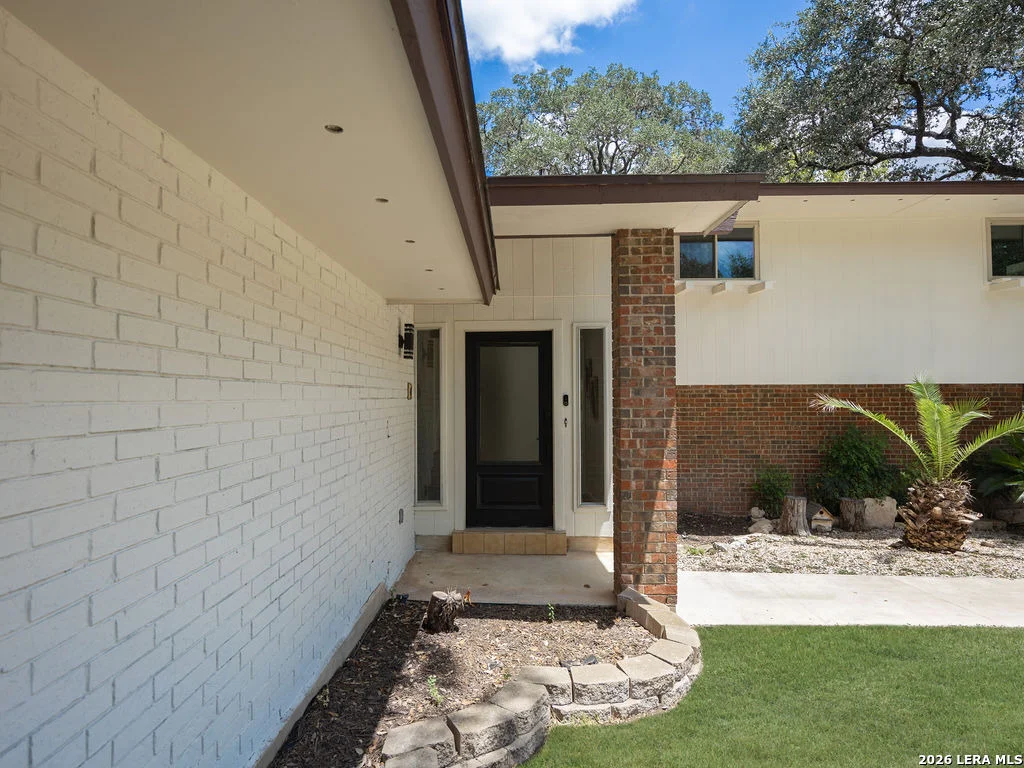 Photo of 301 Sagecrest Dr