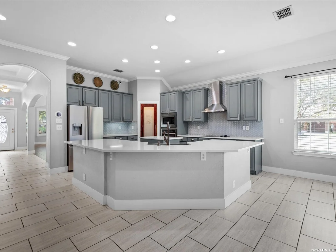 Photo of 121 NORMAN CV