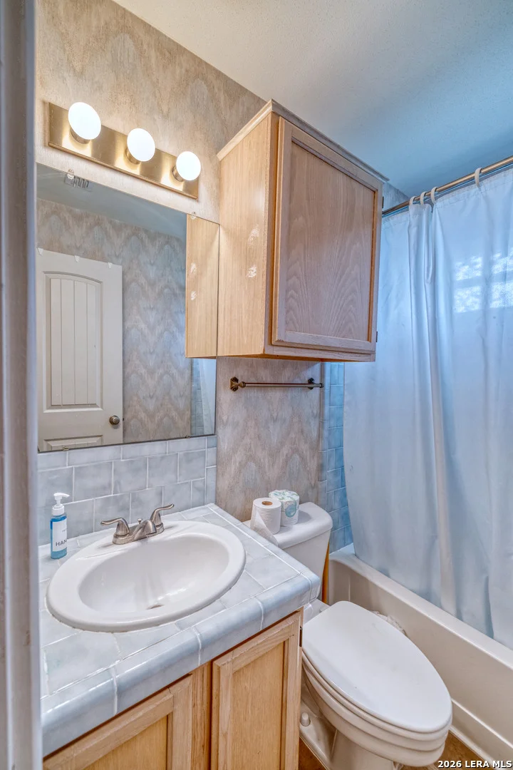 Photo of 270 Robinson