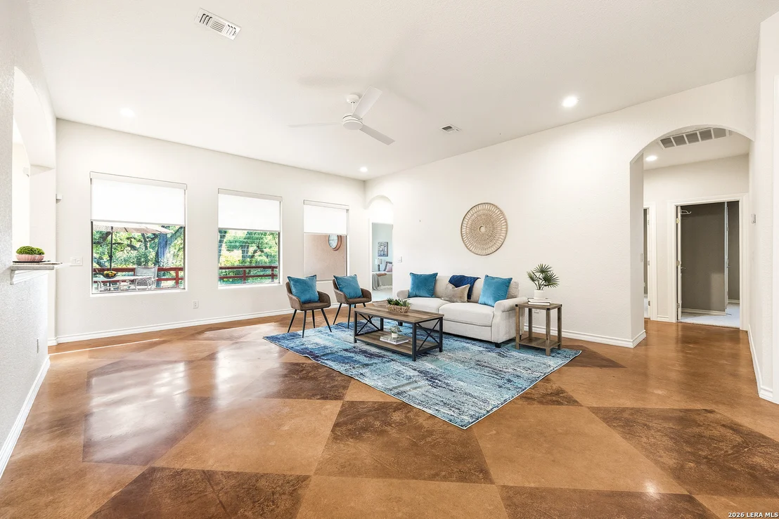 Photo of 541 Saxet Trail