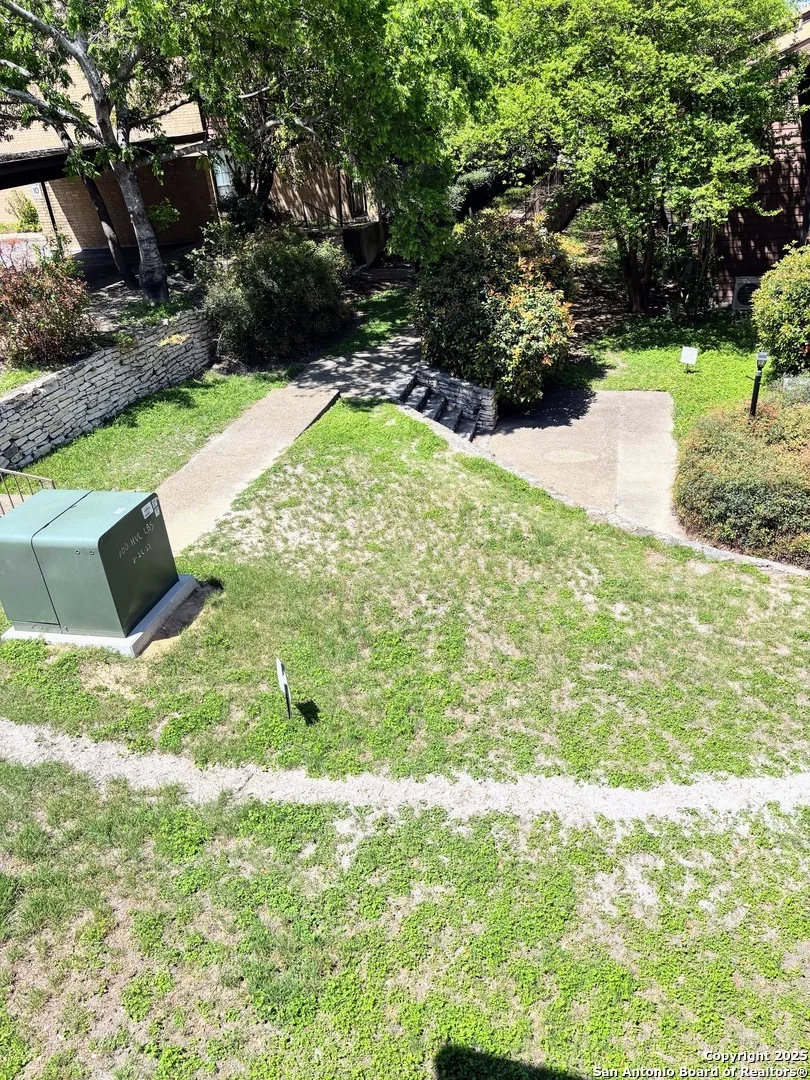 Photo of Unit 4 at 8611 Datapoint