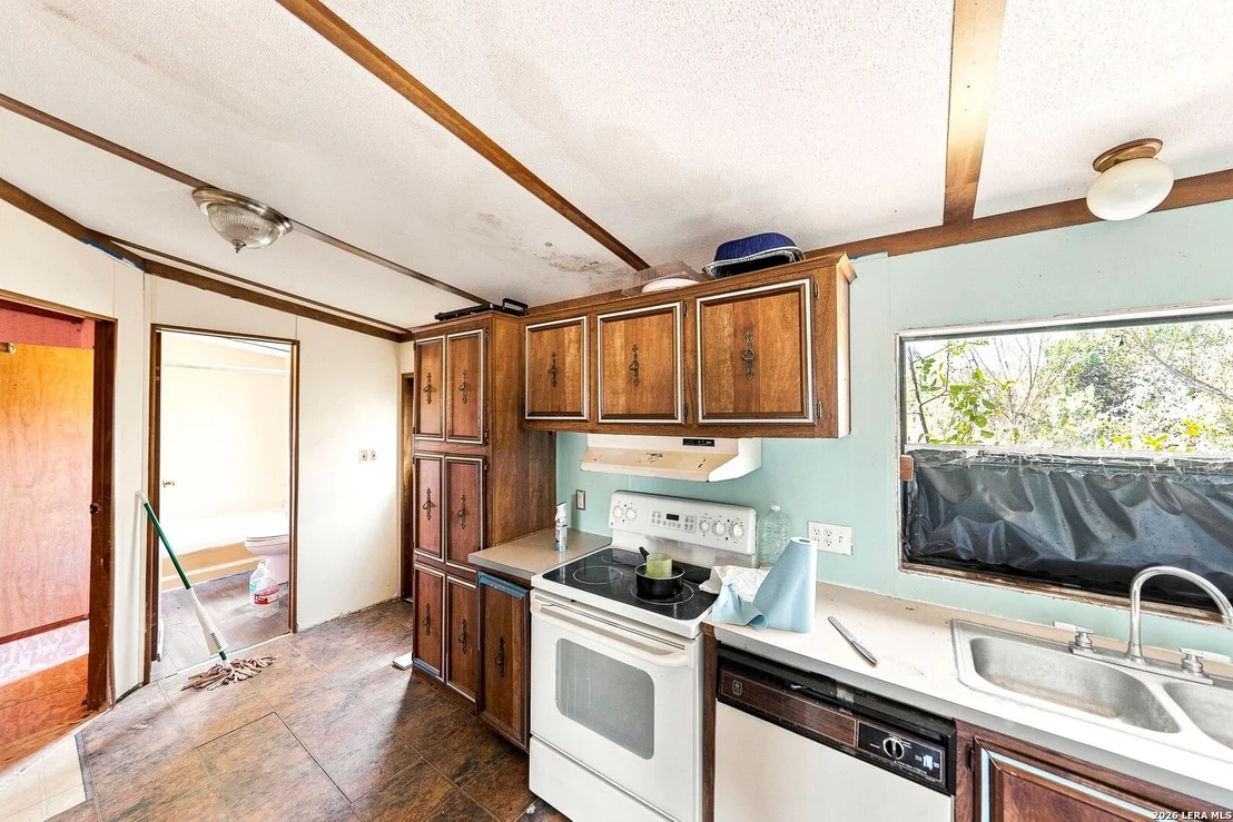 Photo of 990 Hillcrest Trl