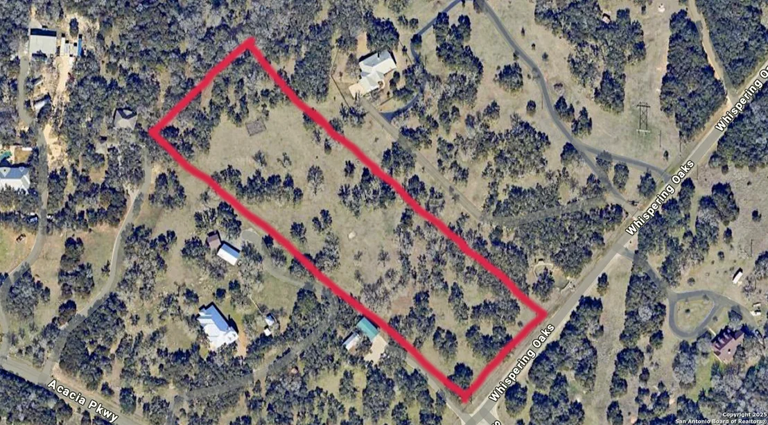 Photo of 582 Whispering Oaks