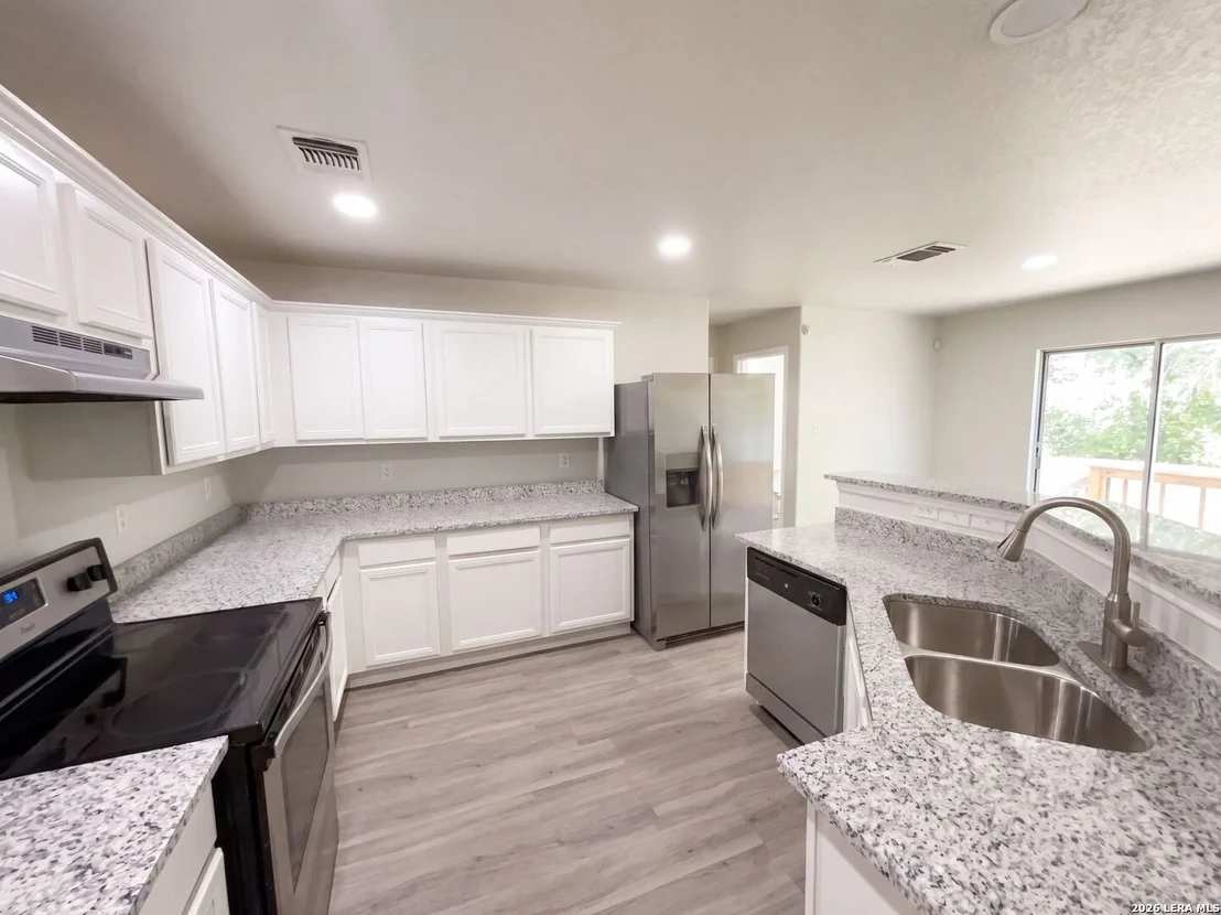 Photo of 10155 Cedarcliff