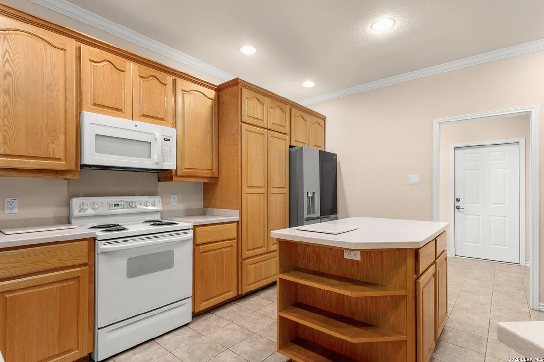 Photo of 809 Saint James