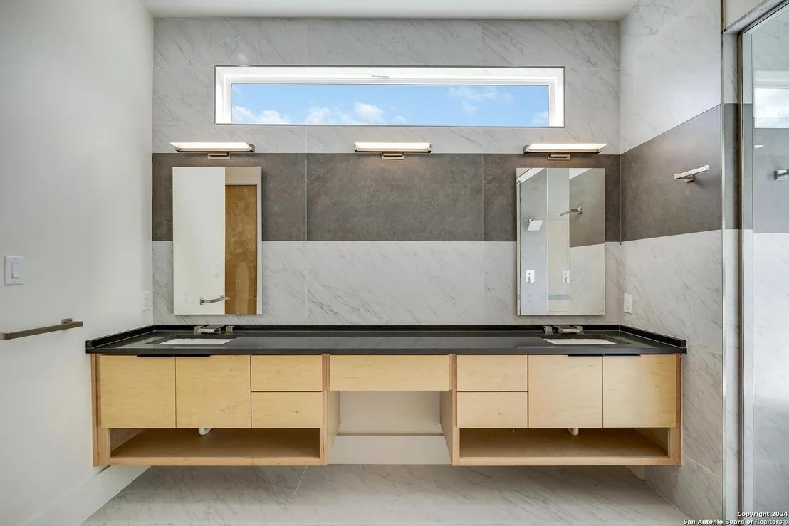 Photo of 25907 Morhiss Pt
