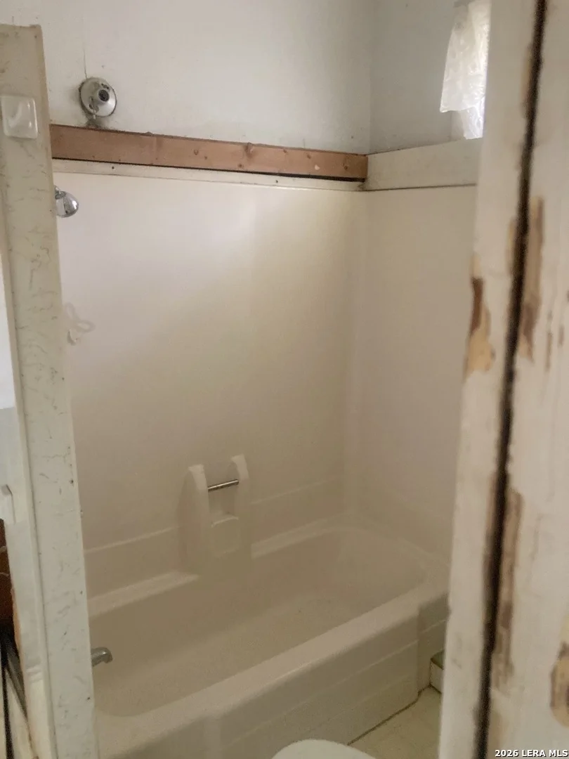 Photo of 651 BARRETT PL