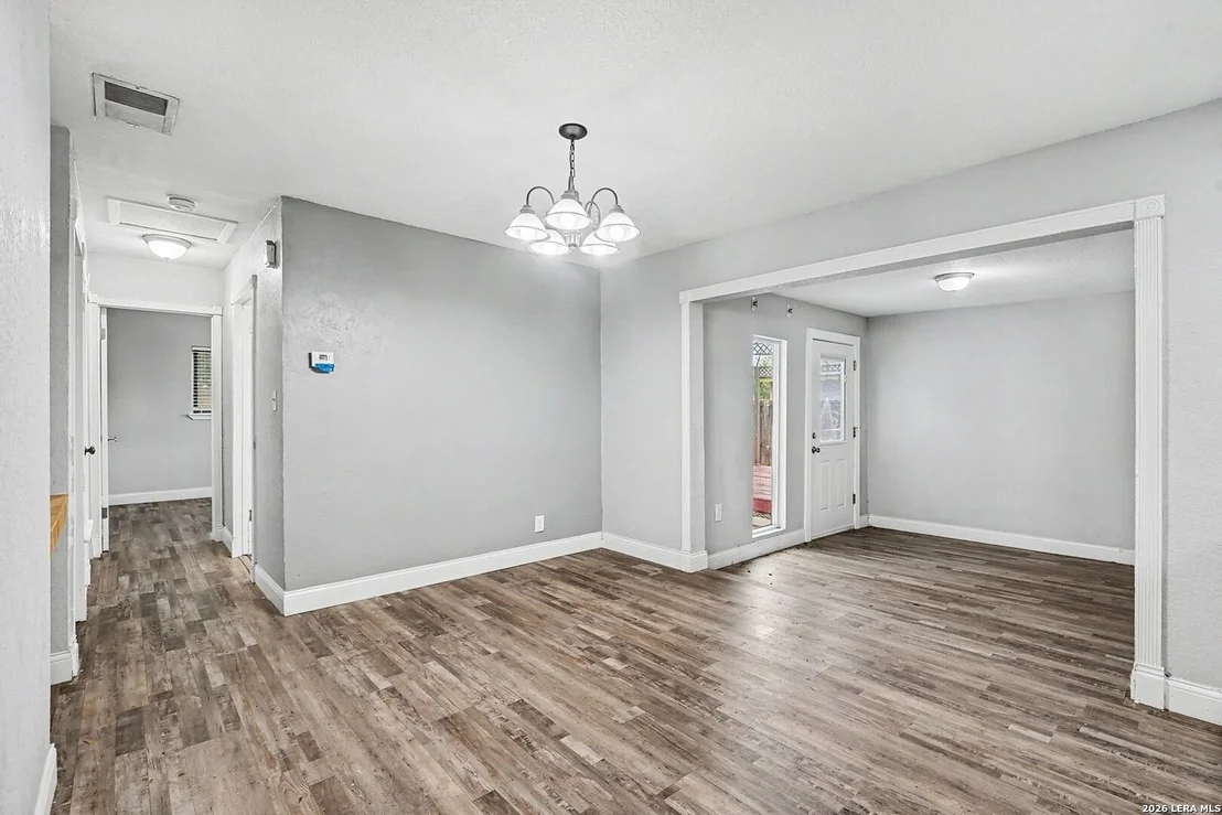 Photo of 3606 Versailles Dr