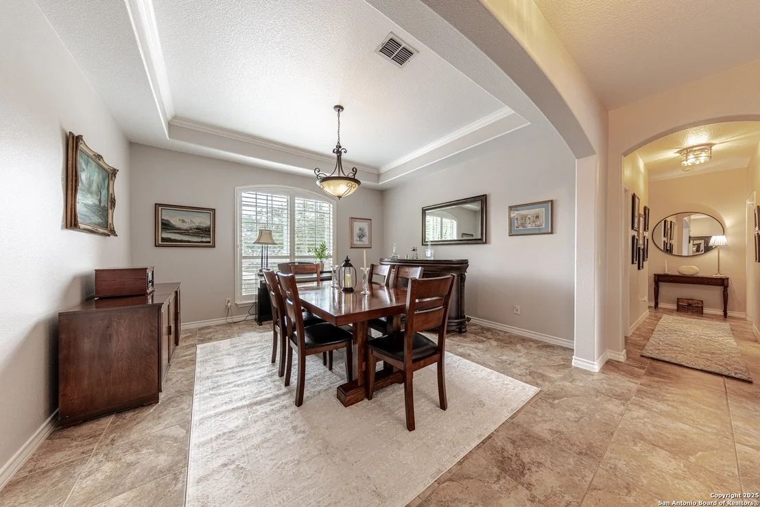 Photo of 2390 FRONTIER