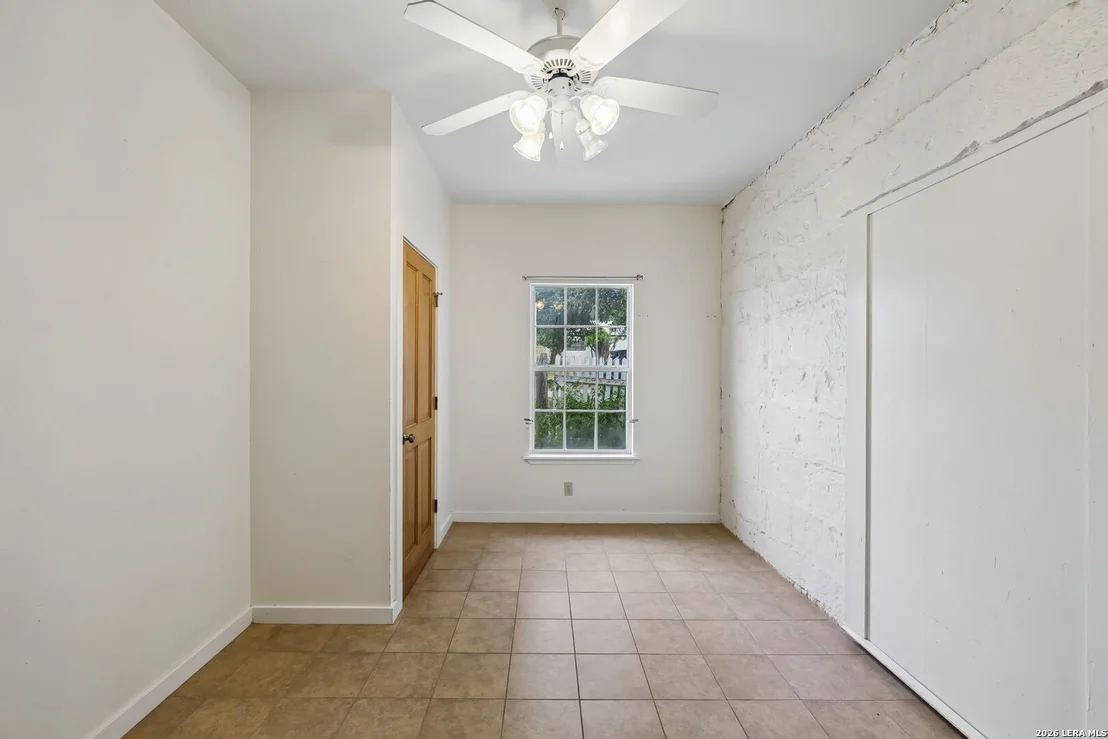 Photo of 48 Holiday Rd