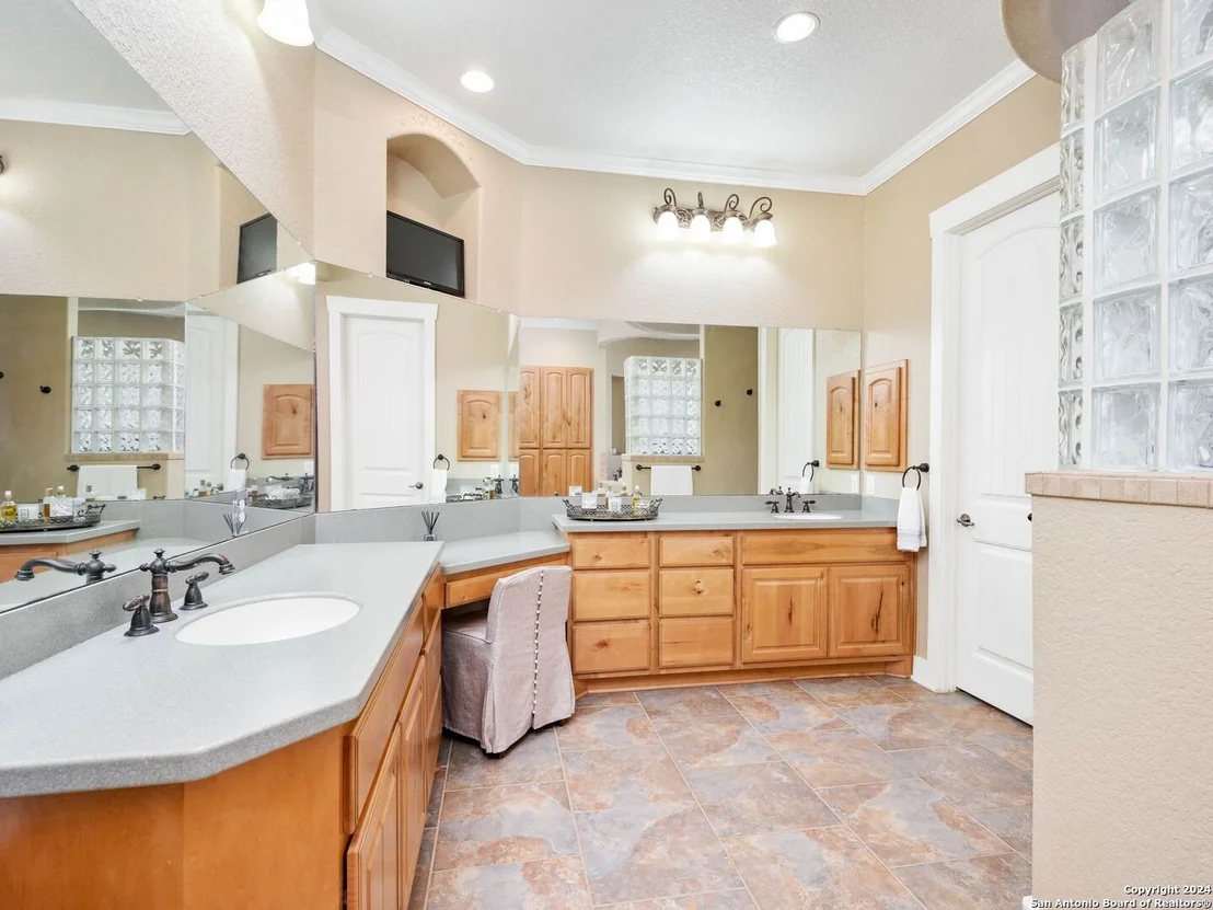 Photo of 676 Long Meadows