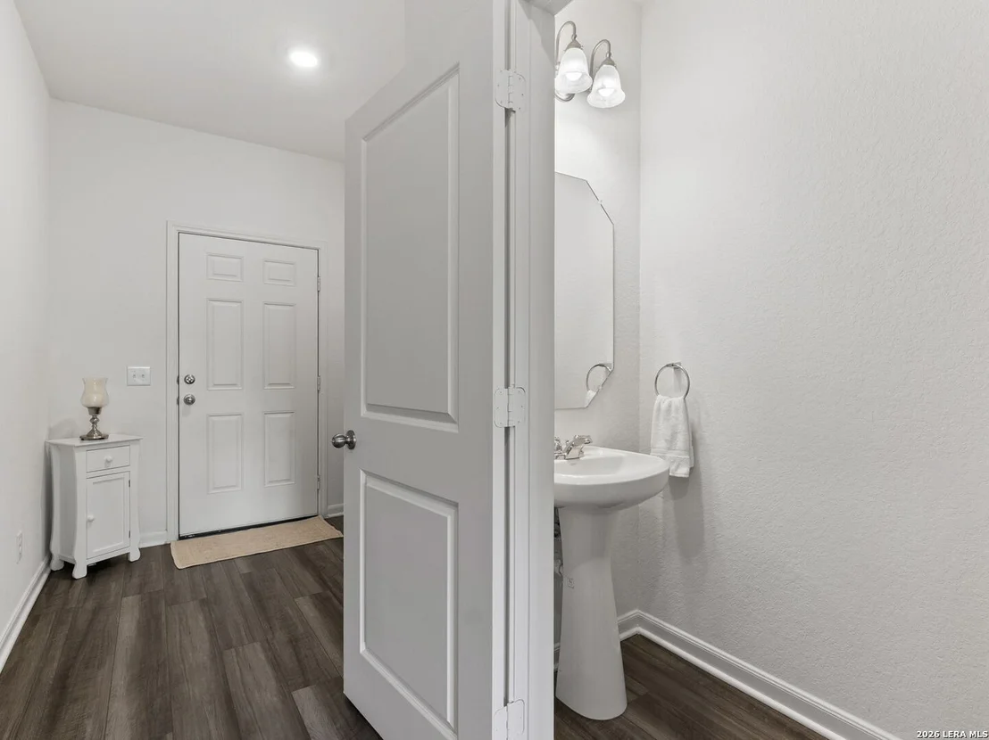 Photo of 4905 Hallies Garden