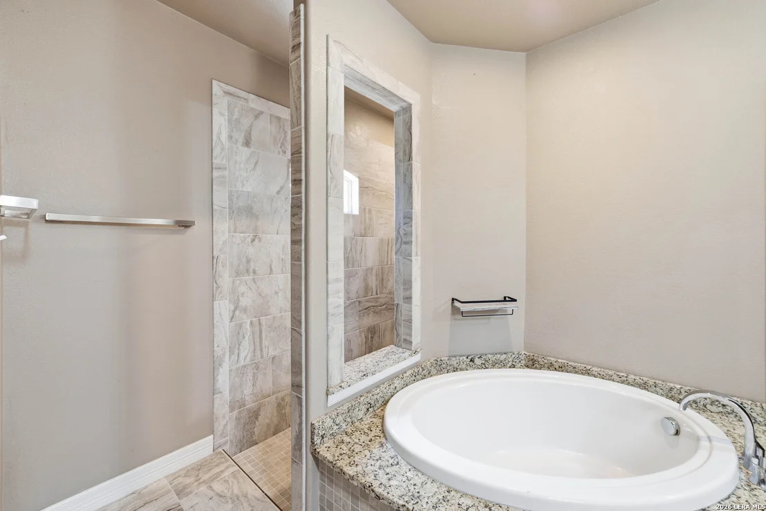 Photo of 353 BIG OAK DR