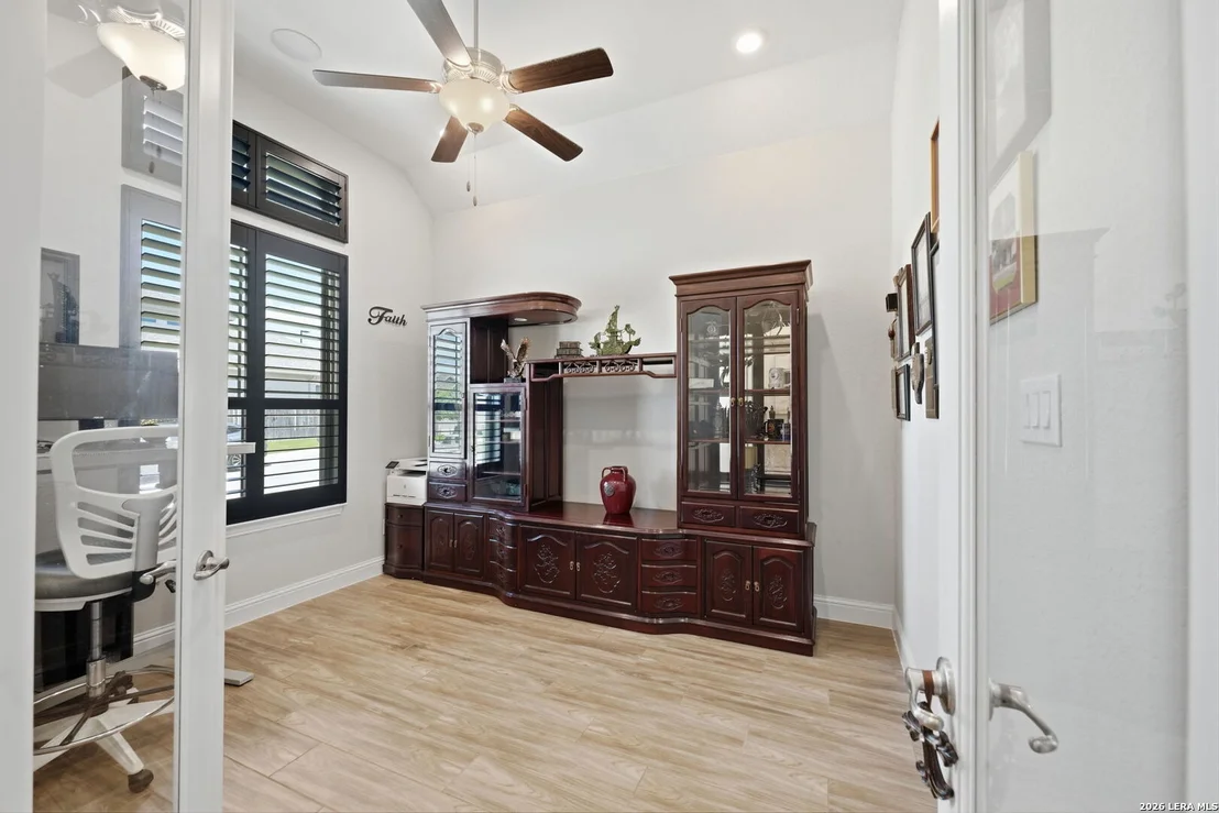 Photo of 530 POND BLF
