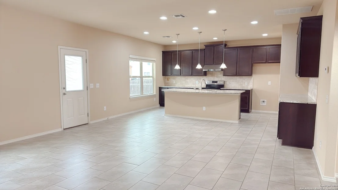 Photo of 8411 PUENTE