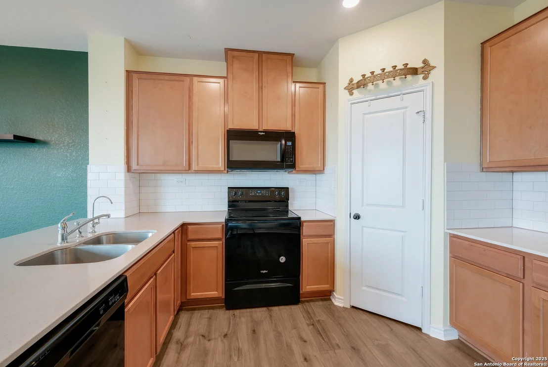 Photo of 4447 Tivoli