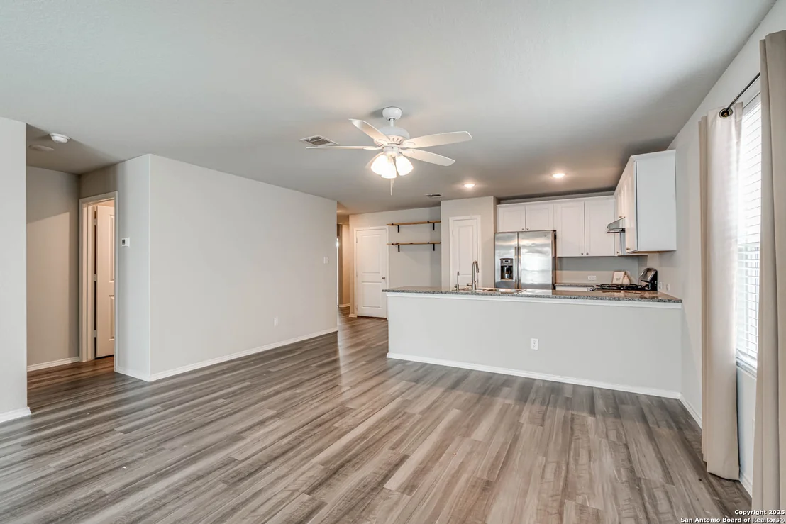 Photo of 10214 Robbins Bluff