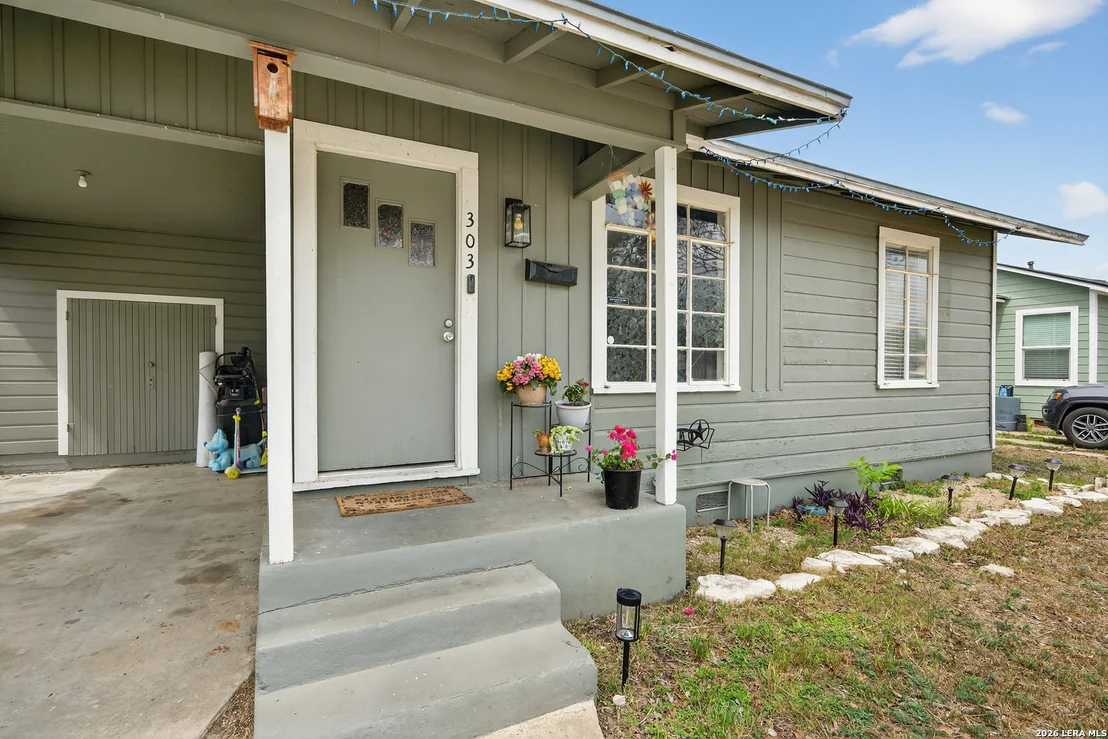 Photo of 303 Winburn Ave
