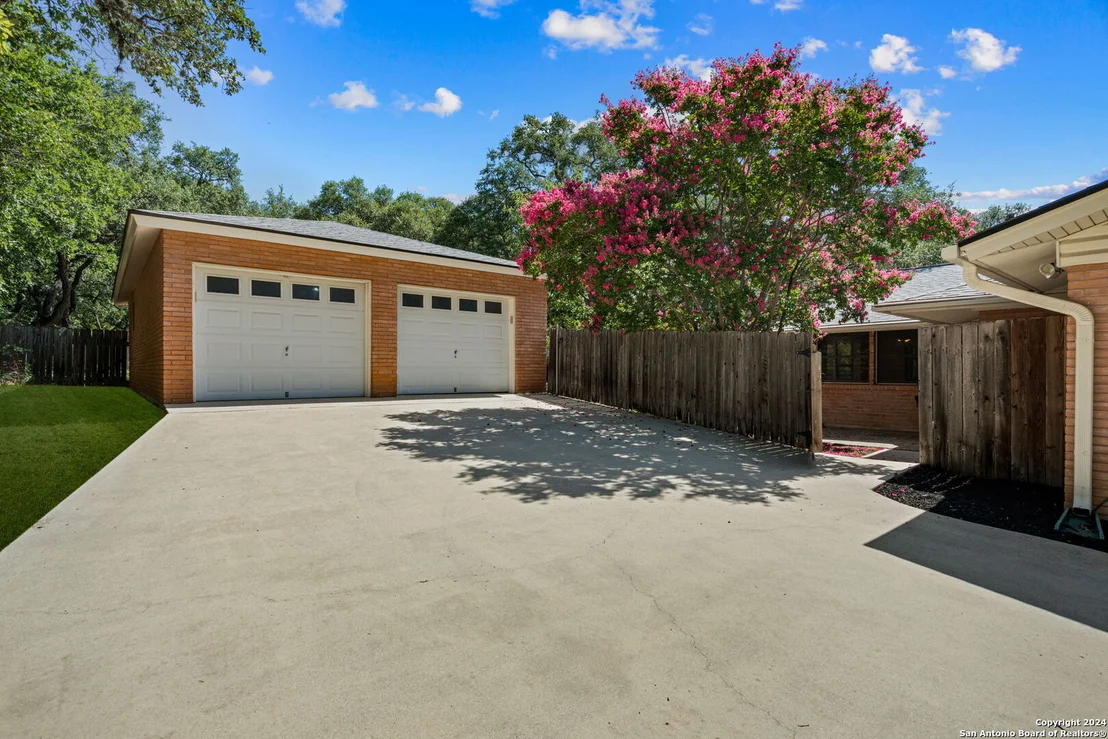 Photo of 315 DONELLA DR
