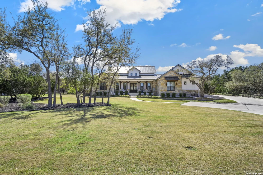 Photo of 979 Belle Oaks