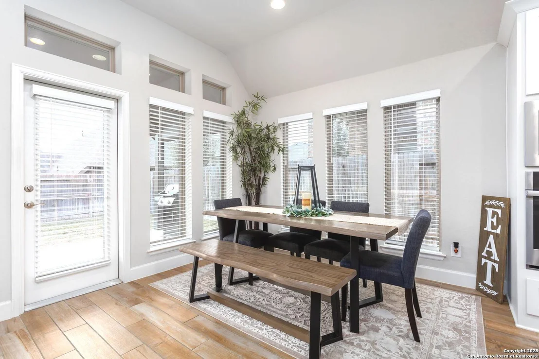 Photo of 2131 Thayer Cove