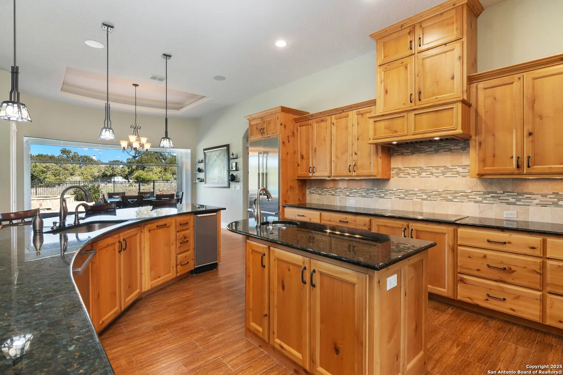 Photo of 832 oak bluff
