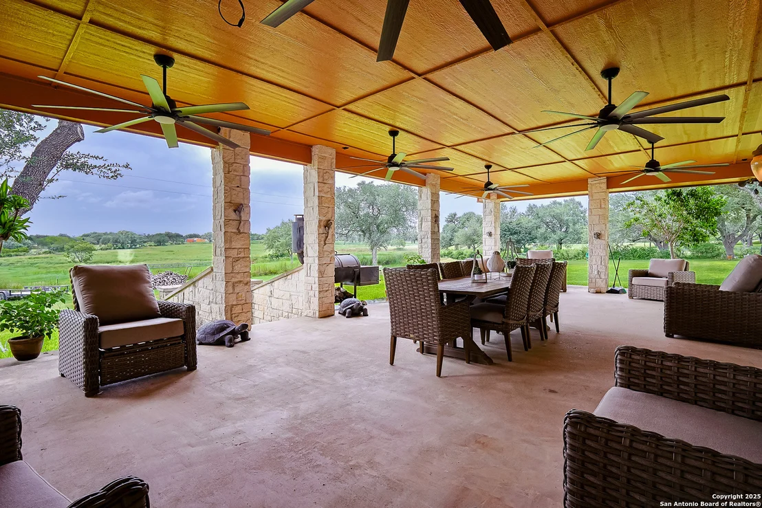 Photo of 2697 Oak Grove