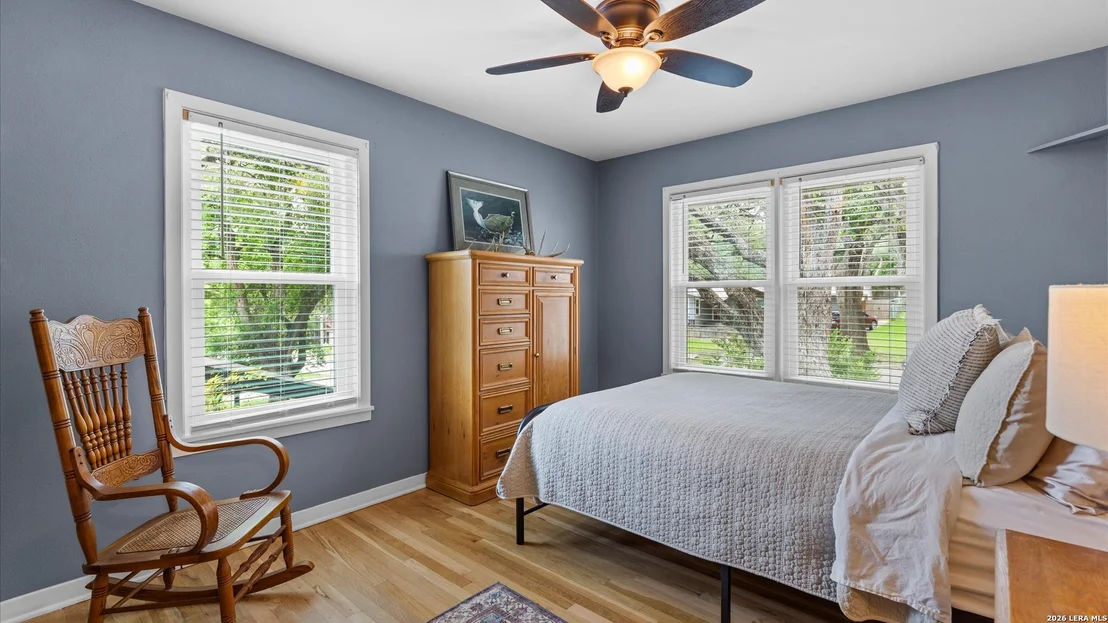 Photo of 546 PARKVIEW BLVD