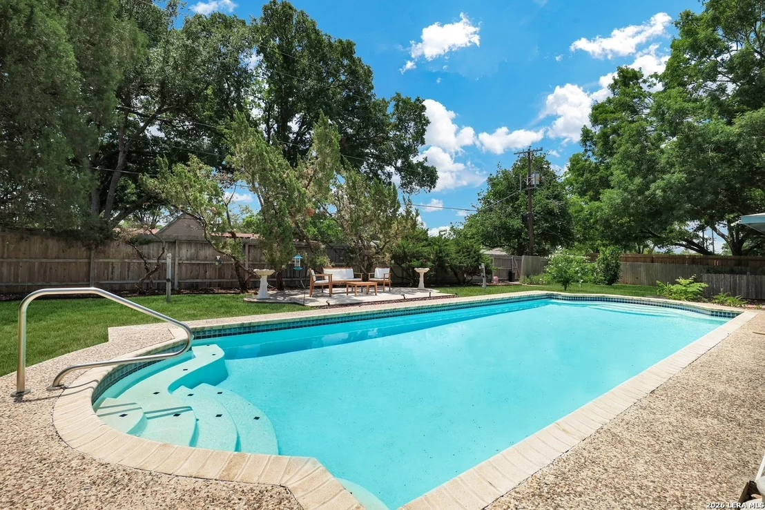 Photo of 204 Gardenview