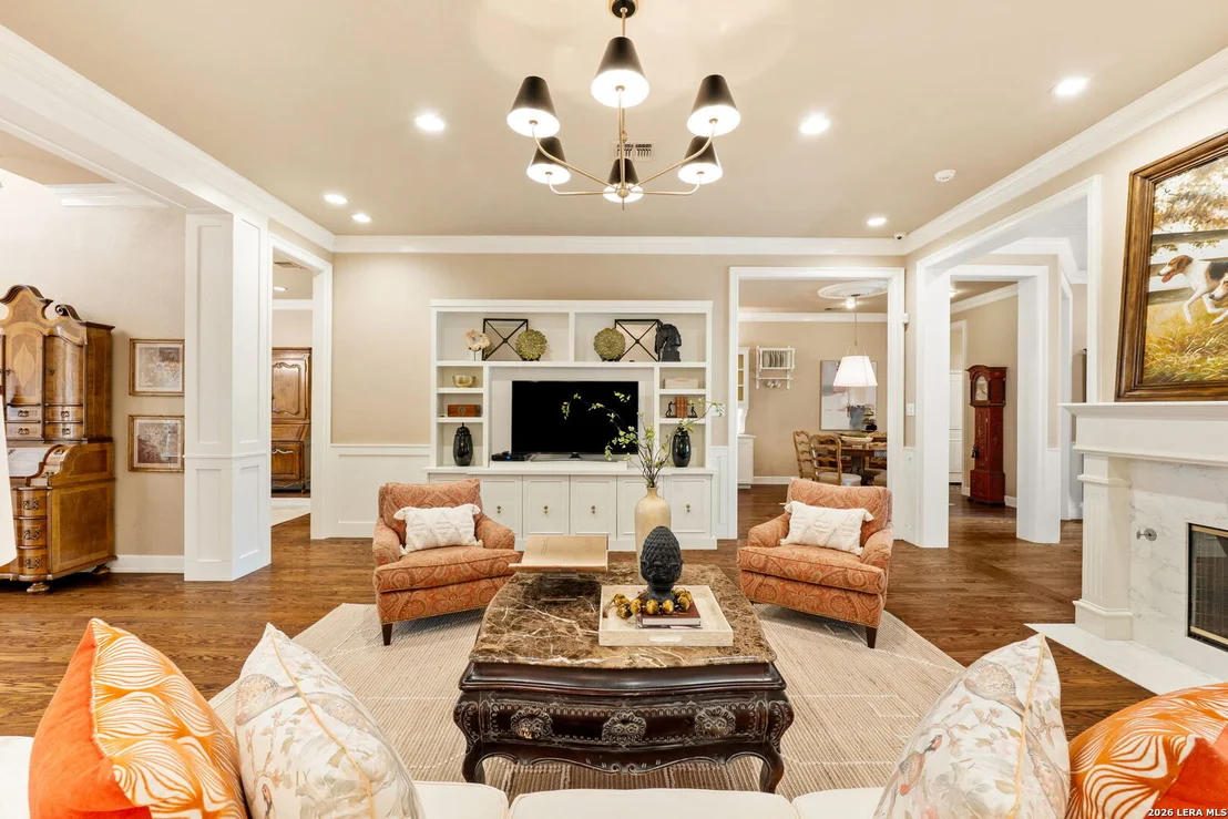 Photo of 2 CHATSWORTH WAY