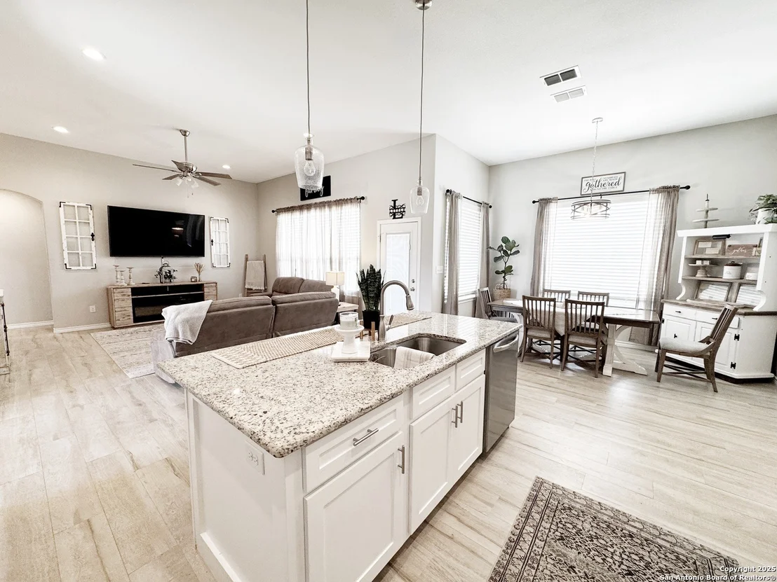 Photo of 1683 Vista View