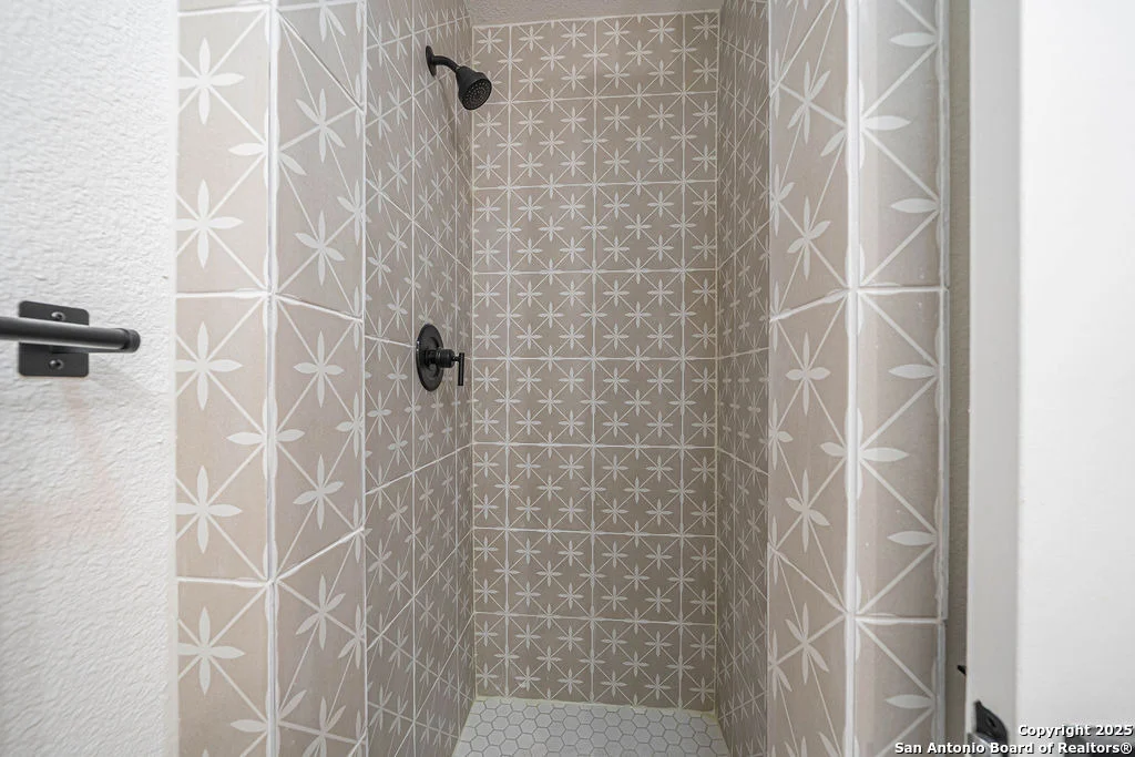 Photo of 6306 Lakewood