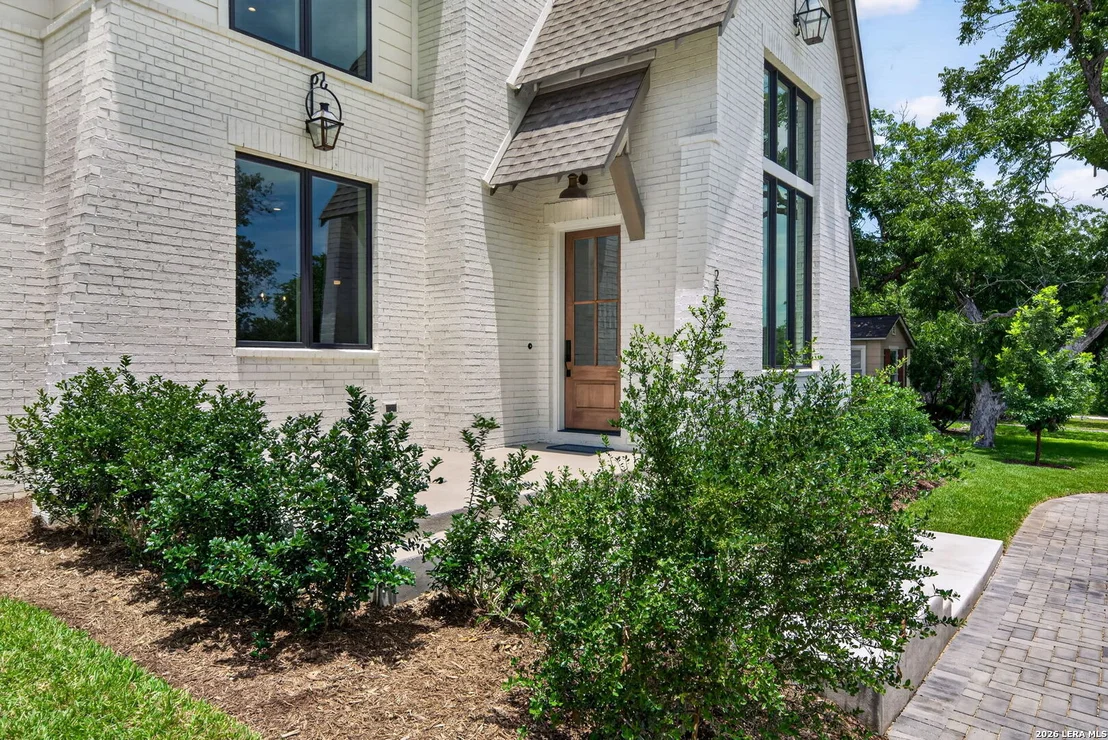 Photo of 255 CLAYWELL DR