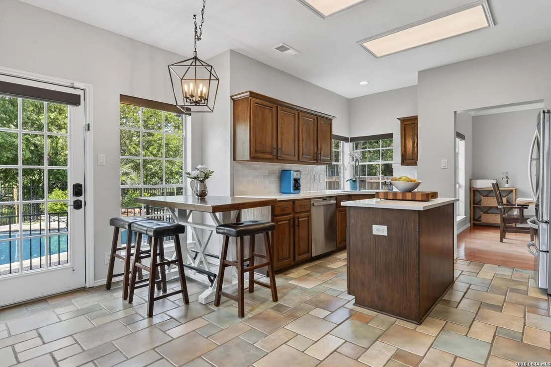 Photo of 2451 OAKLINE DR