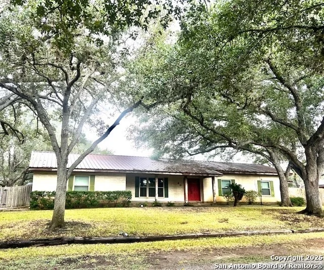 Photo of 40 Encino Loma