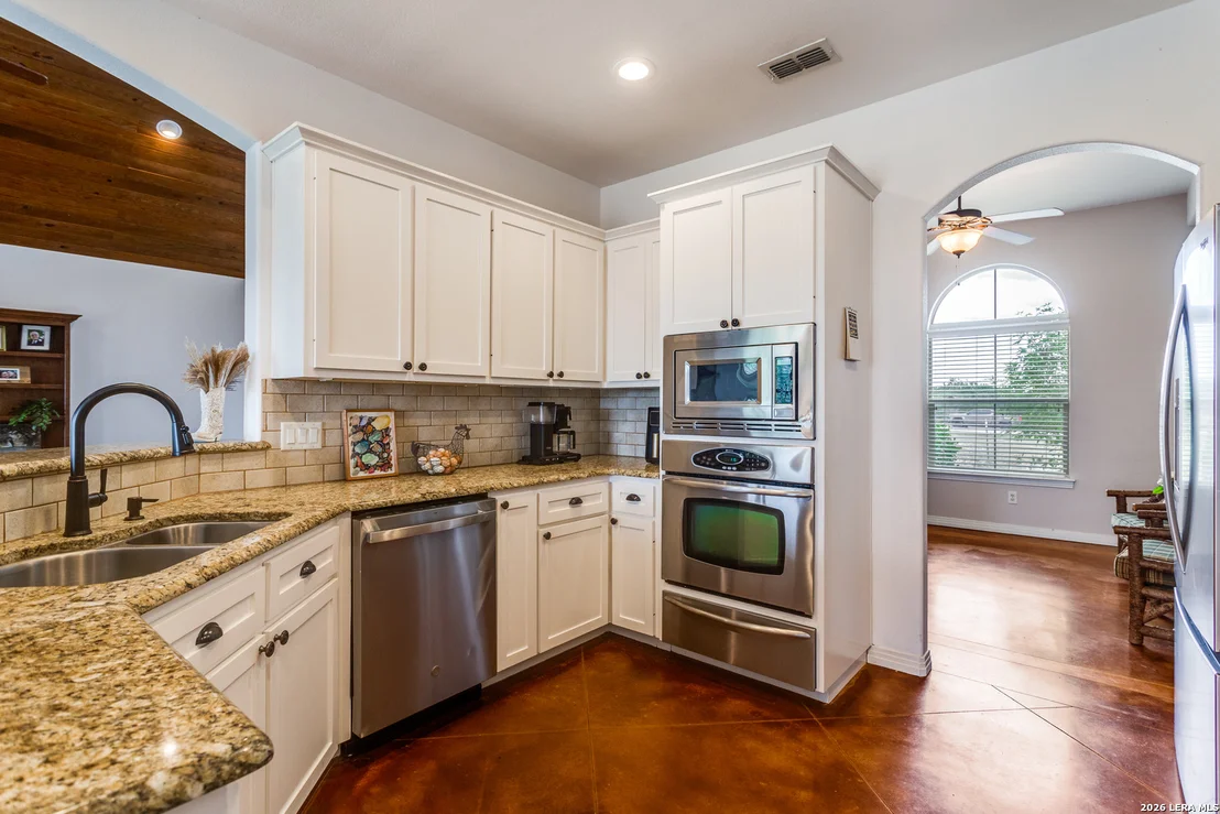 Photo of 106 RIVER MOUNTAIN DR