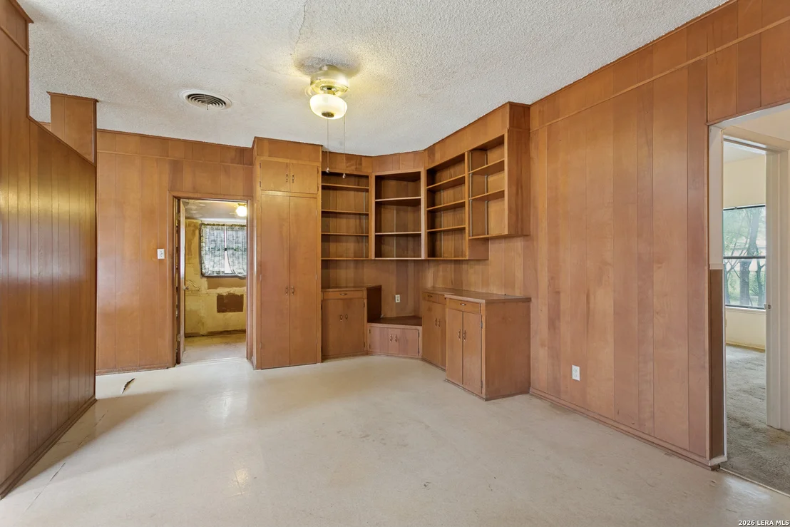 Photo of 12703 MIDDLE LN