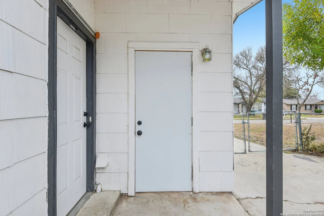 Photo of 843 Deely Place