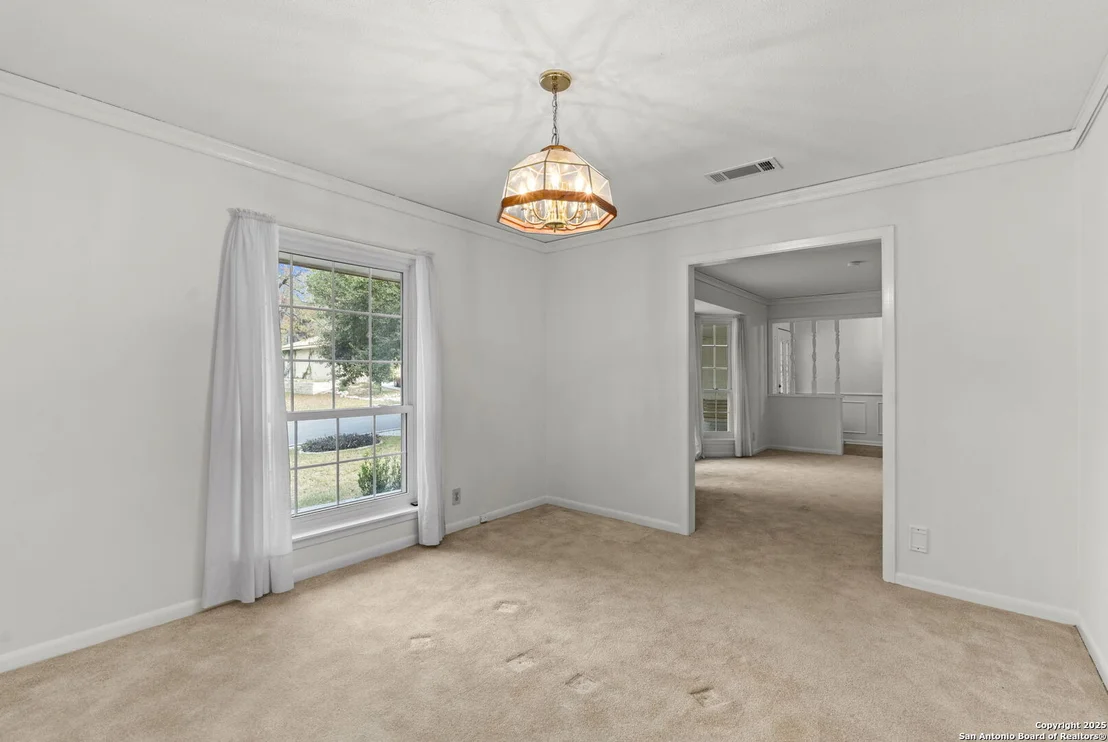 Photo of 5922 Windhaven
