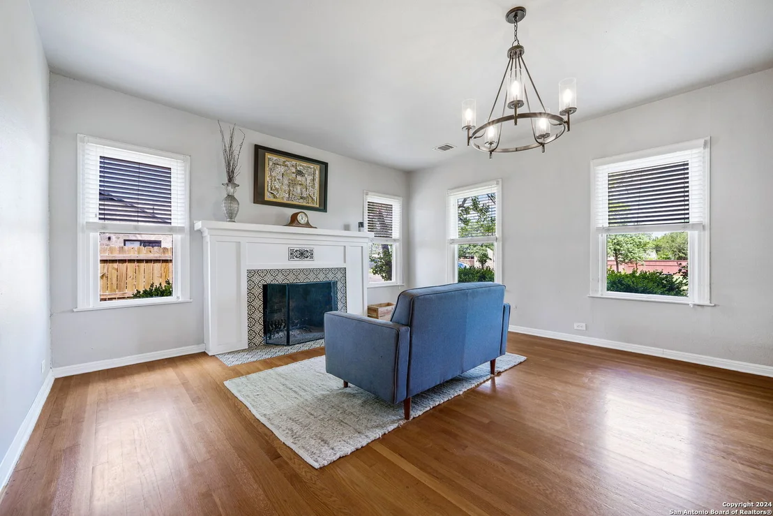 Photo of 274 HERMINE BLVD