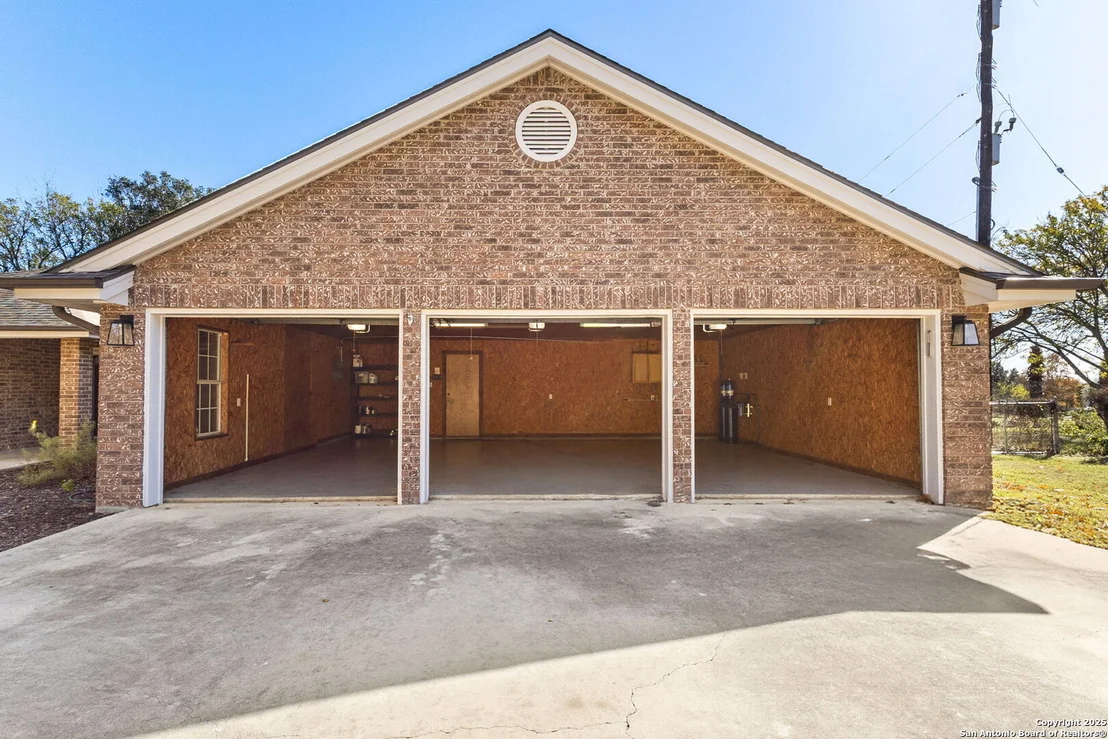 Photo of 313 Ridge Crest