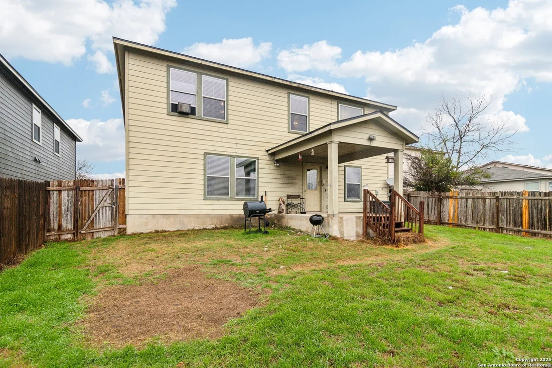 Photo of 141 GATEWOOD FLS