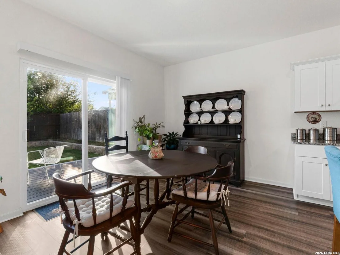 Photo of 4905 Hallies Garden