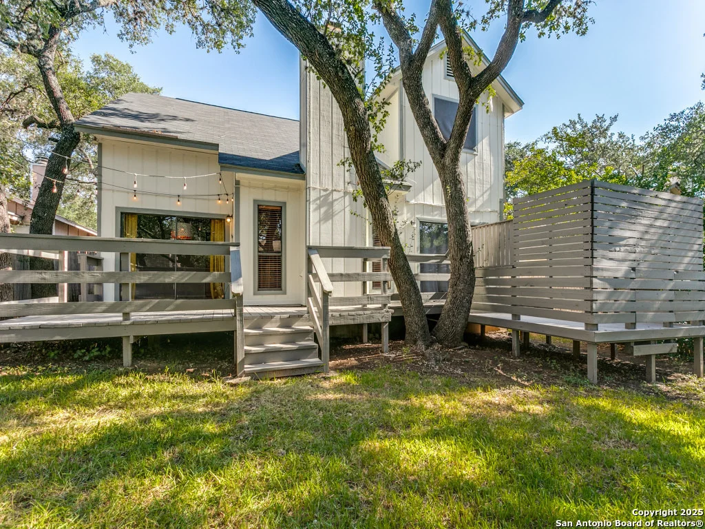 Photo of 9526 Cloverdale