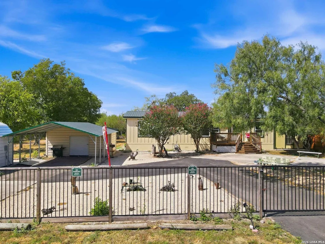 Photo of 321 County Road 4614