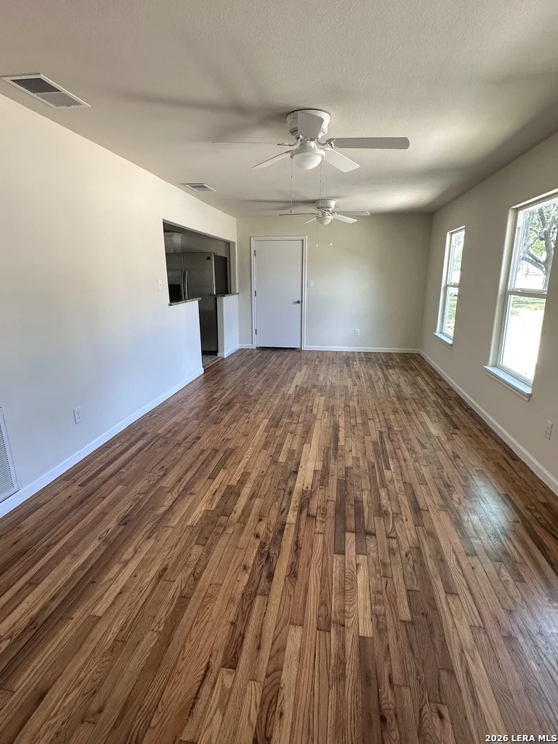 Photo of 907 Dove Ave.