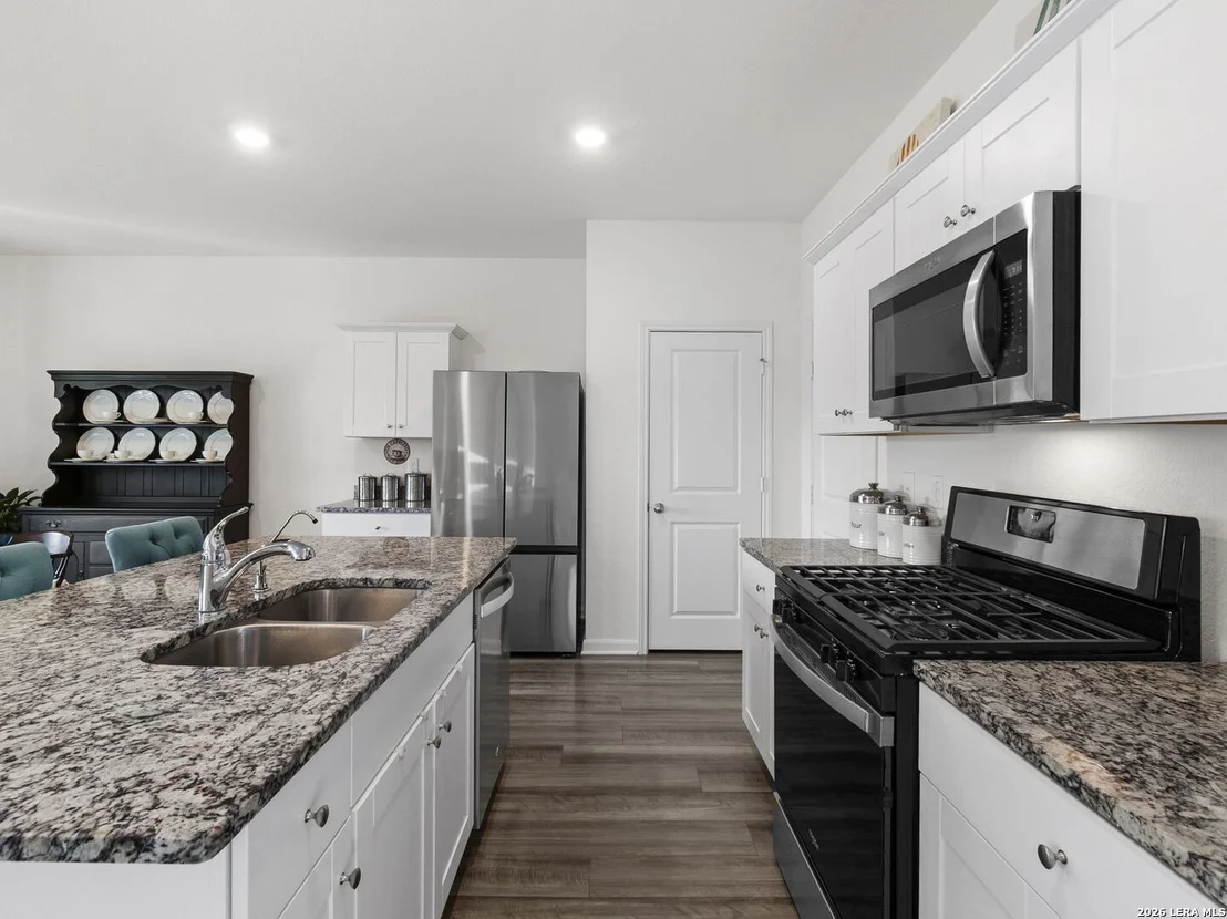 Photo of 4905 Hallies Garden