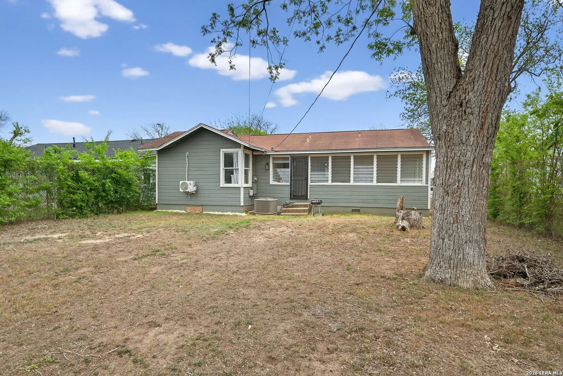 Photo of 303 Winburn Ave